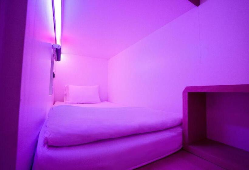 Kapszulahotel Bobopod Mega Mall, Bekasi