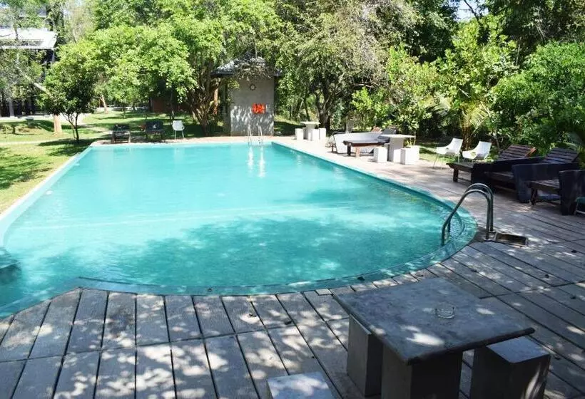 Hotelli Nildiya Riverside Safari