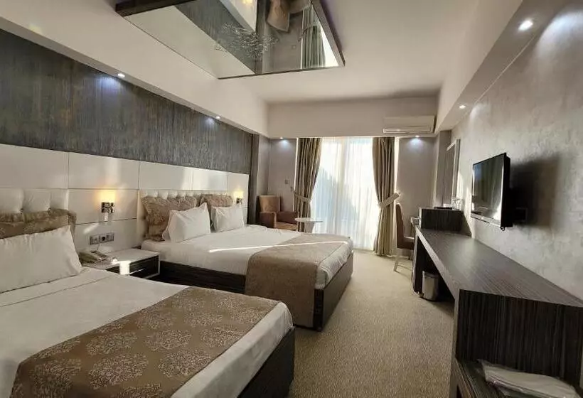 Mox Hotel Wellness & Spa