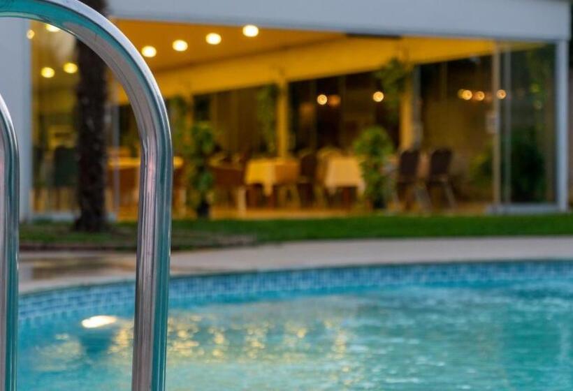 Mox Hotel Wellness & Spa