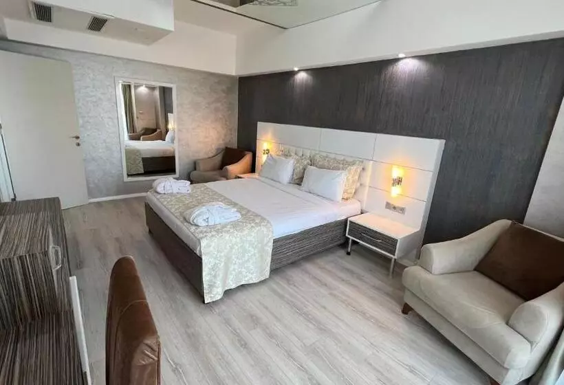 Mox Hotel Wellness & Spa