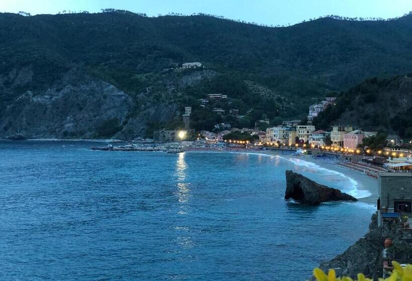 پانسیون Albamare