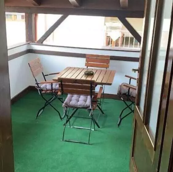 ペンション Casa Ormenisan