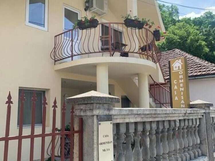 Пансион Casa Ormenisan