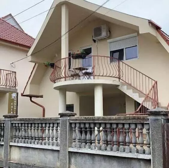 ペンション Casa Ormenisan