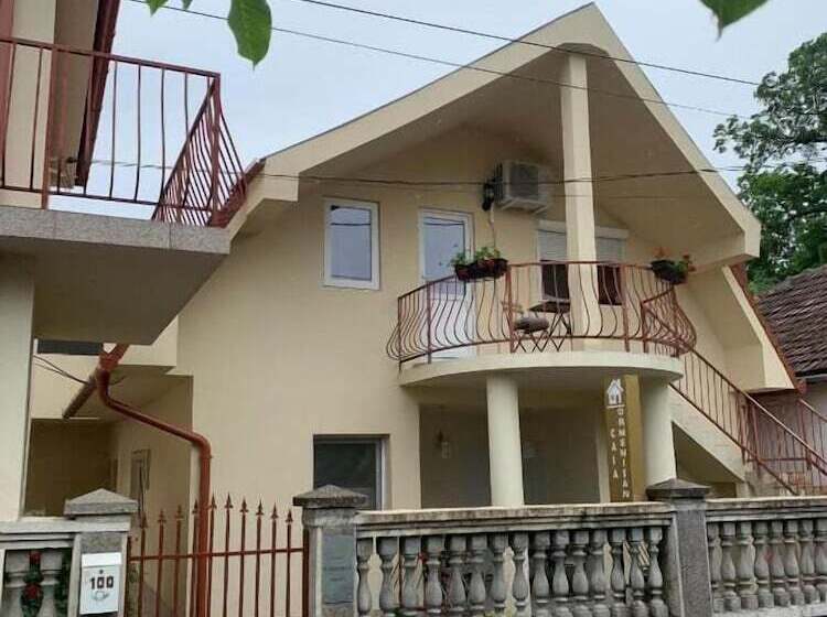 Пансион Casa Ormenisan