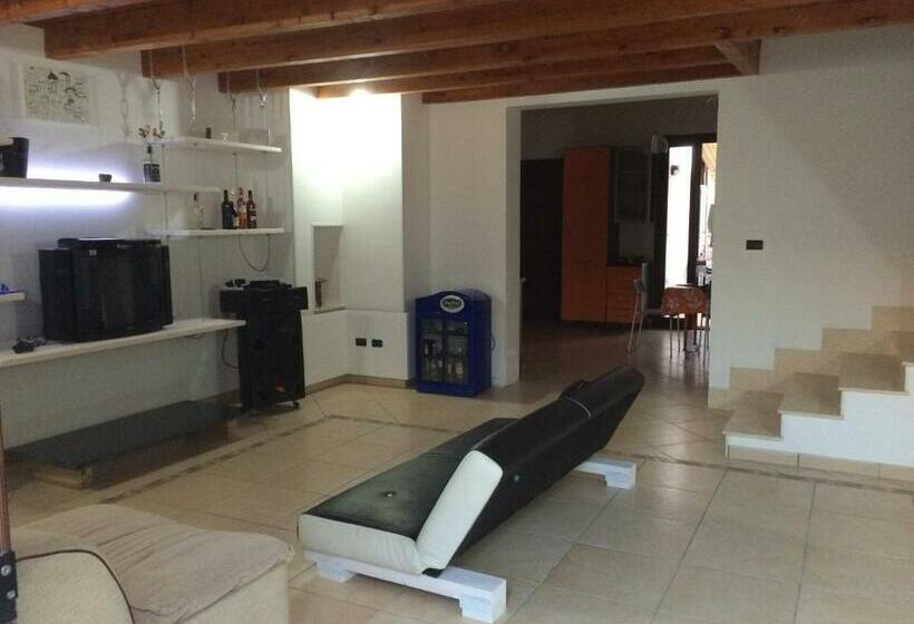 بنسيون La Curte Te Lu Pippi