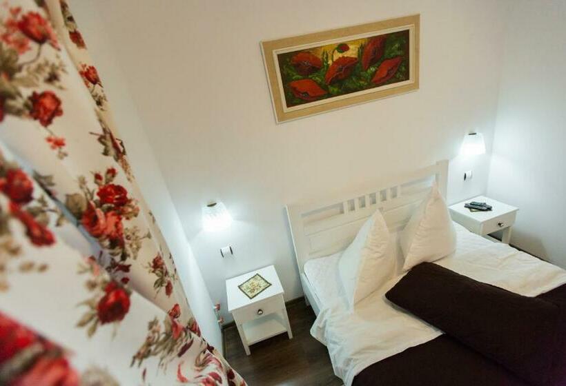 پانسیون Poarta Calimanilor