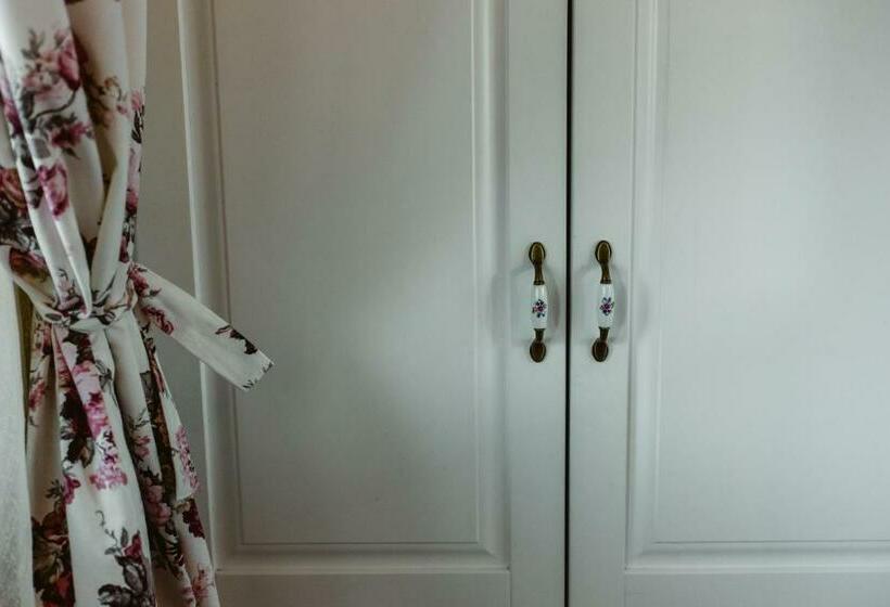 پانسیون Poarta Calimanilor