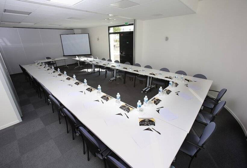 All Suites Appart Hôtel Aéroport Paris Orly – Rungis