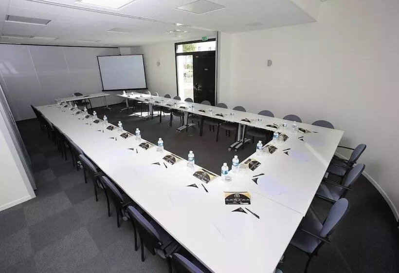 All Suites Appart Hôtel Aéroport Paris Orly – Rungis