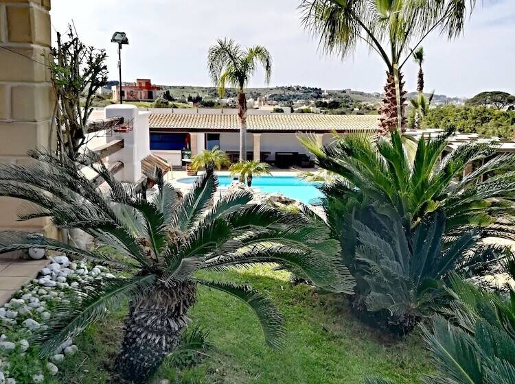 مبيت وإفطار Villa Carlo Resort