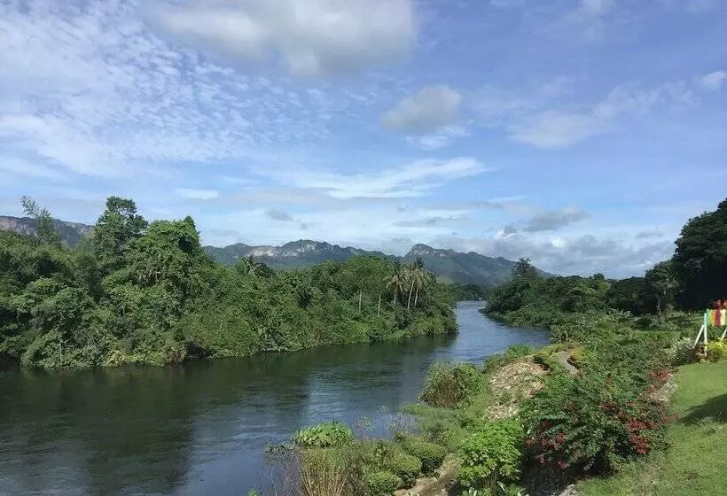 فندق Aekpailin River Kwai Resort