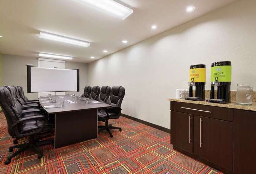 Отель Home2 Suites By Hilton Florida City, Fl