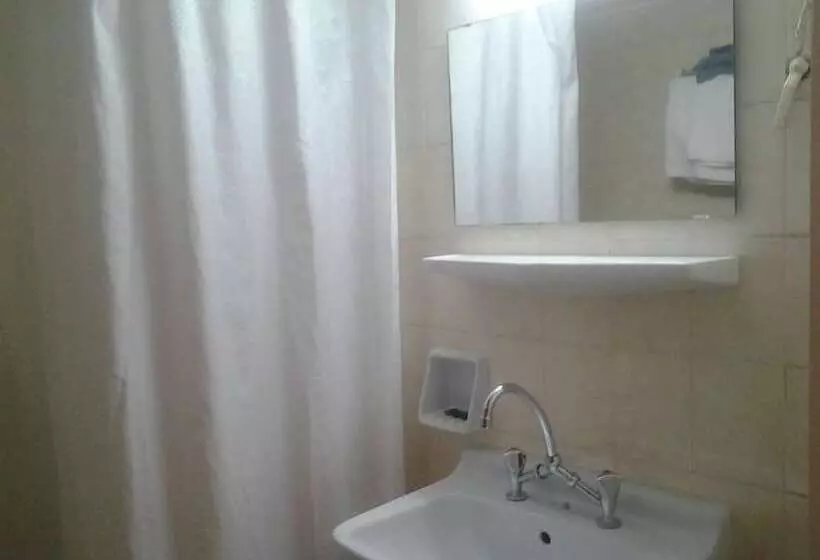 בית מלון כפרי Oasis