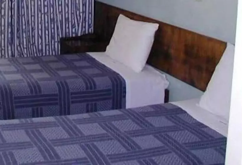 בית מלון כפרי Oasis