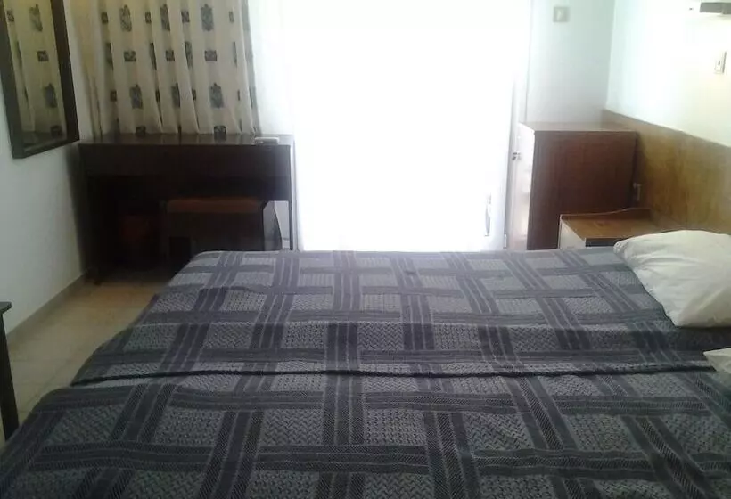 בית מלון כפרי Oasis