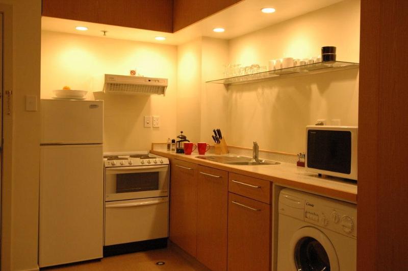 Отель Quest On Johnston Serviced Apartments