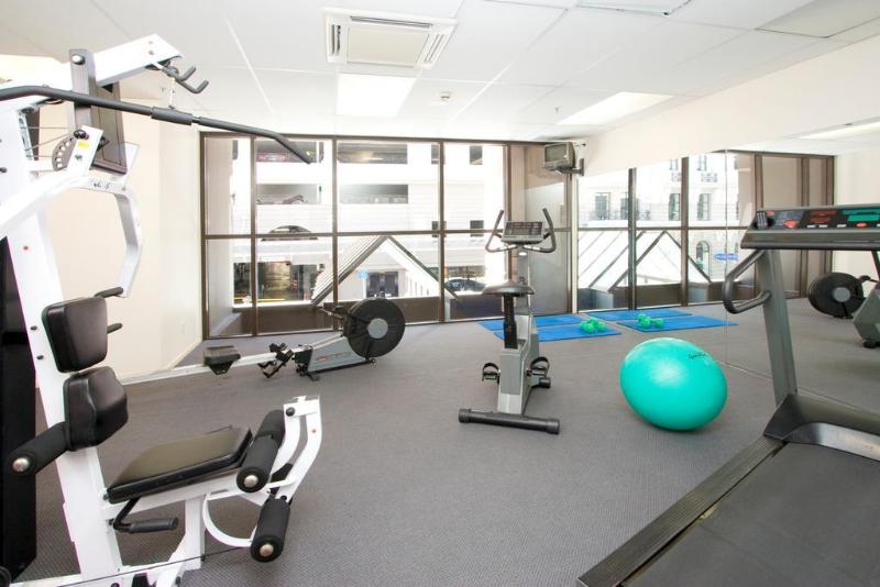 Отель Quest On Johnston Serviced Apartments