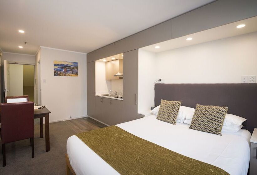 Отель Quest On Johnston Serviced Apartments