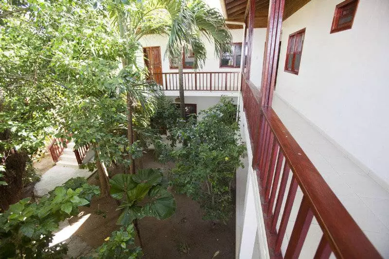 هتل Splash Inn Dive Resort & Villas