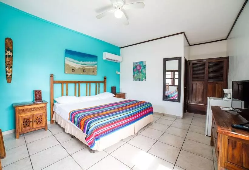 هتل Splash Inn Dive Resort & Villas