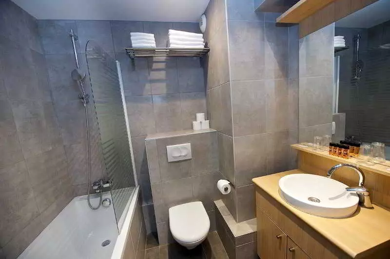 Staycity Aparthotels Paris Gare De L Est