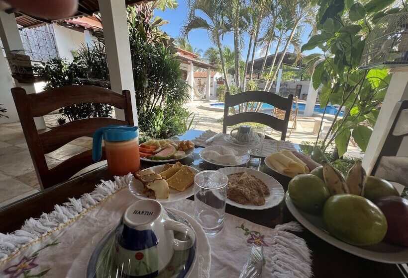 ユースホステル Pousada Califórnia Tia Lia