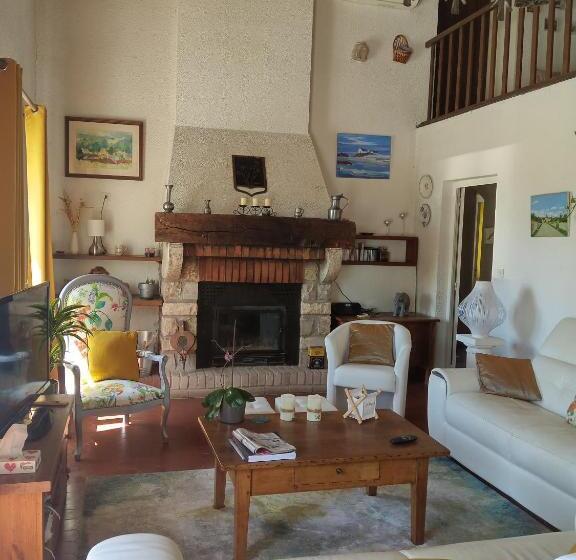 ベッドアンドブレックファースト Chambre Heloise