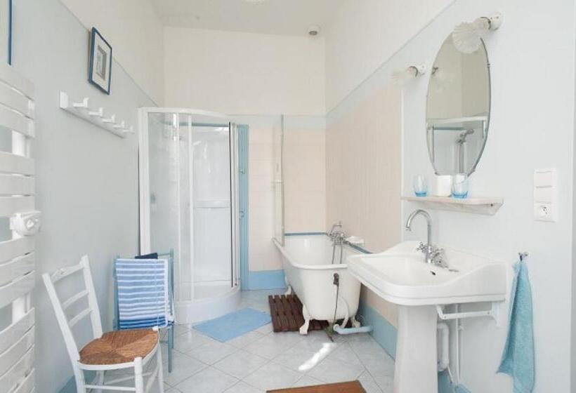 ベッドアンドブレックファースト Domaine De Lalande