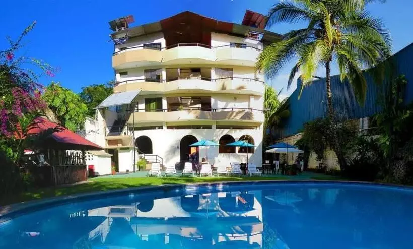 هتل Chanchamayo Inn
