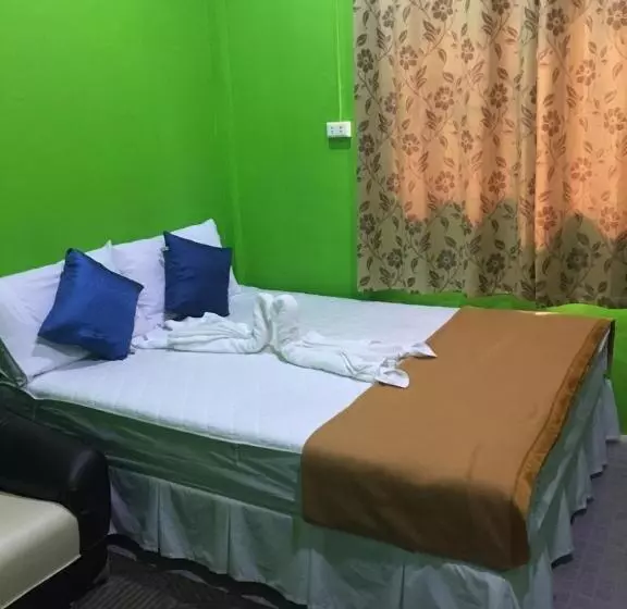 ホテル Hero Phuket