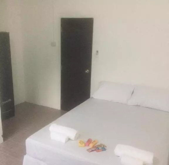 ホテル Hero Phuket