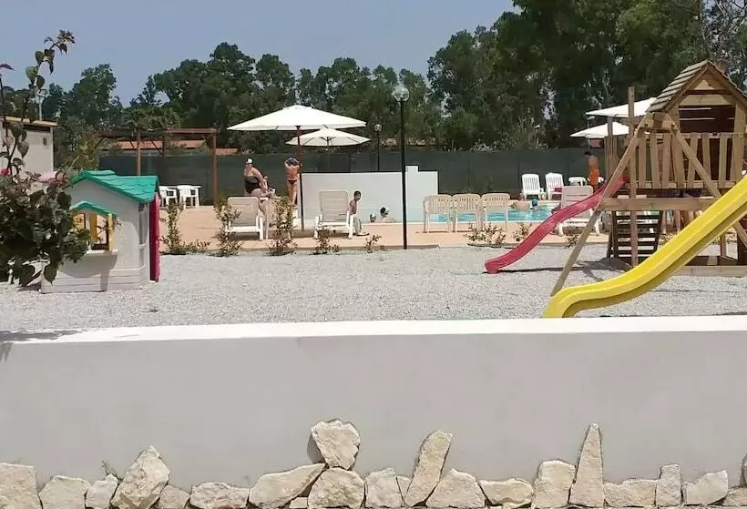 Hotelli Tindari Village Camping