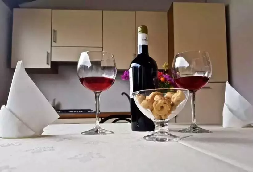 Hotelli Tindari Village Camping