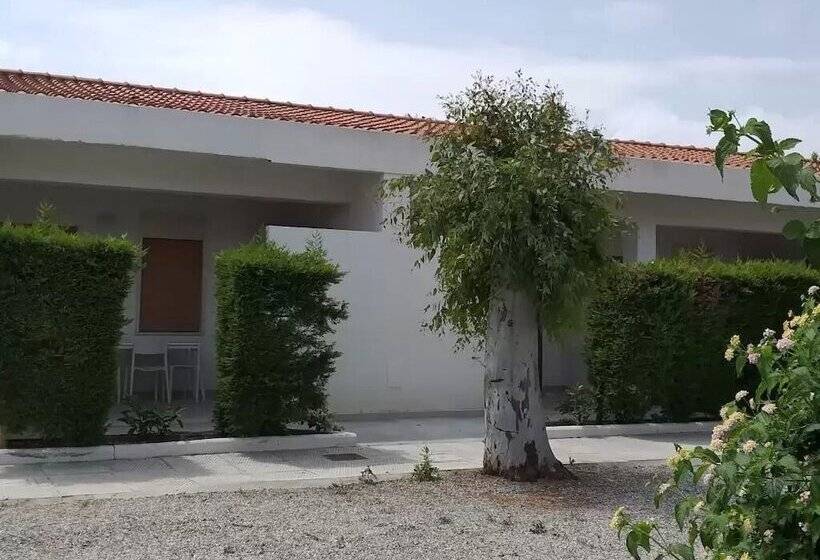 בית מלון כפרי Tindari Village Camping