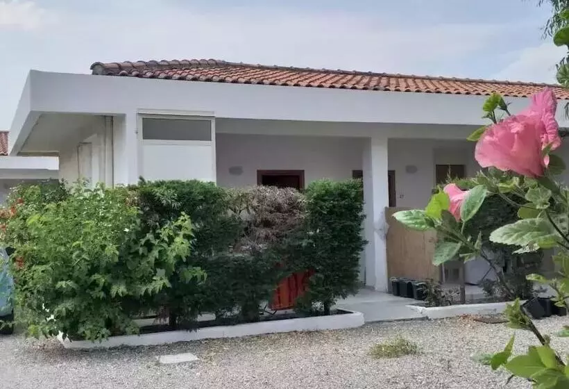 Hotelli Tindari Village Camping