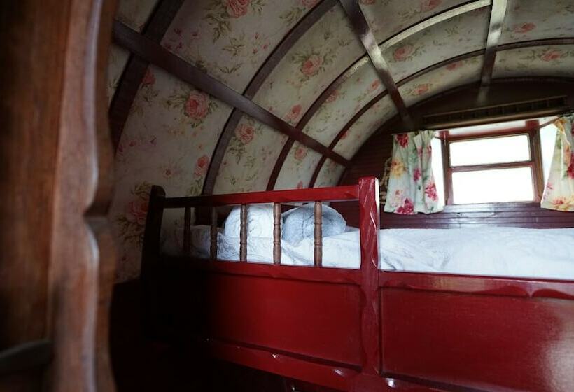 Jura @ Westcote Glamping