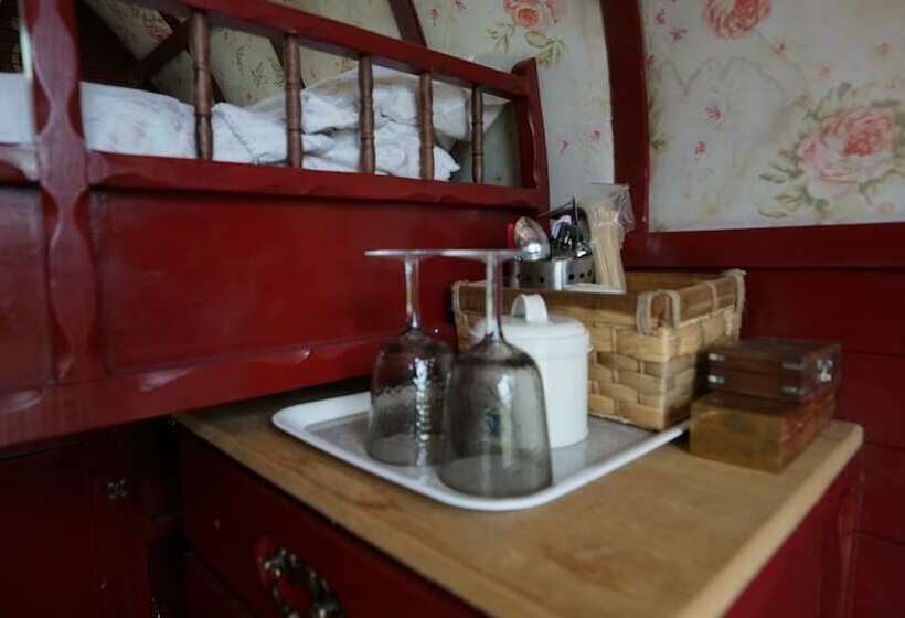 Jura @ Westcote Glamping