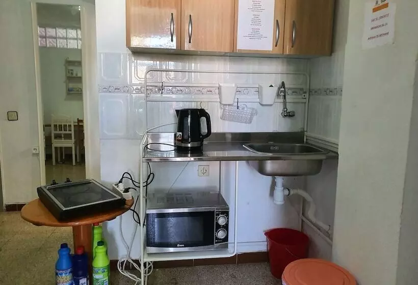 ペンション Low Cost Room Las Llaves 1