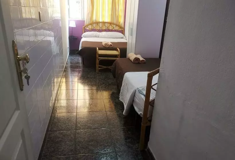 ペンション Low Cost Room Las Llaves 1
