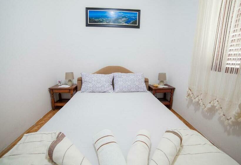 پانسیون Rooms Garden