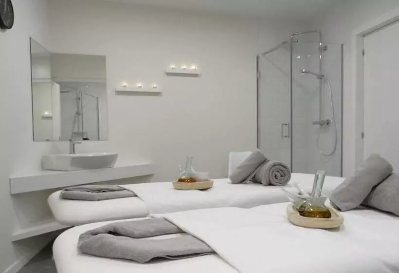 پانسیون Spa Suites Odeon