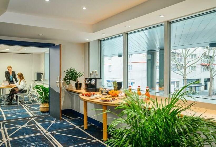 Residence Mercure Paris La Defense Grande Arche