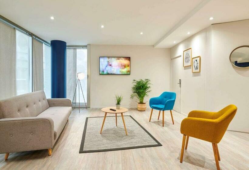 Residence Mercure Paris La Defense Grande Arche