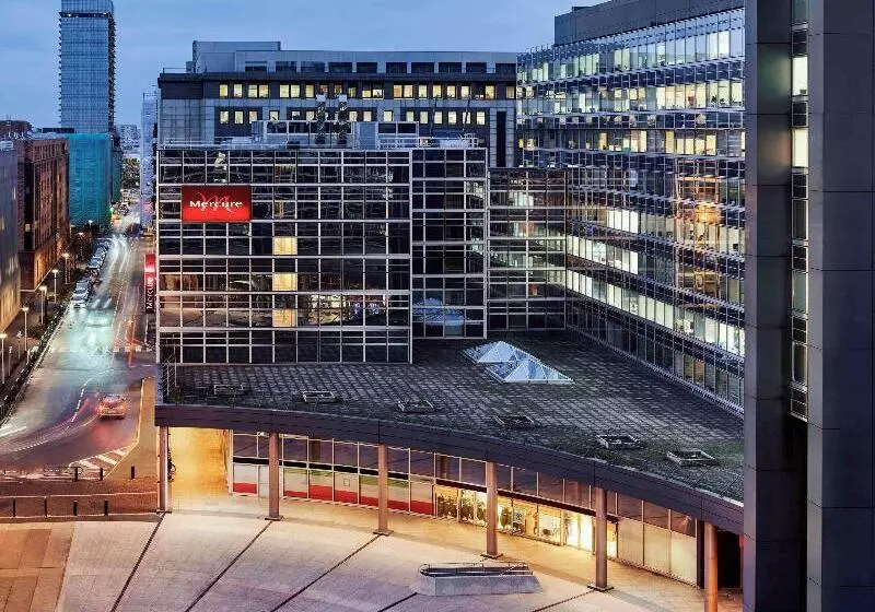 Residence Mercure Paris La Defense Grande Arche