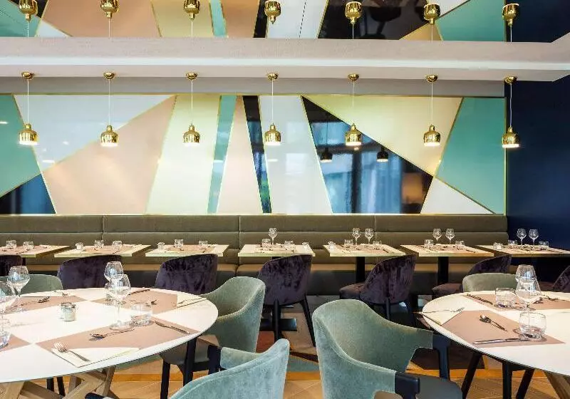 Residence Mercure Paris La Defense Grande Arche