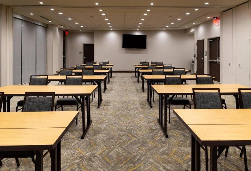 فندق Courtyard By Marriott Charlotte Northlake