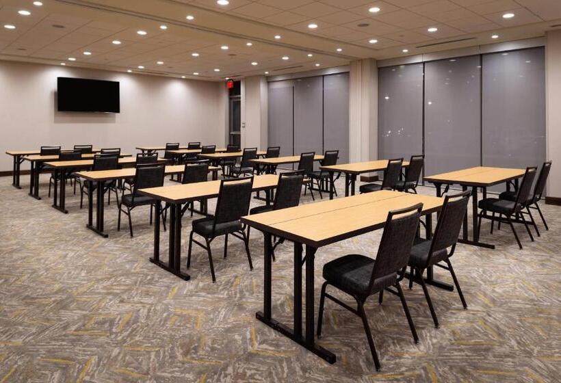 فندق Courtyard By Marriott Charlotte Northlake