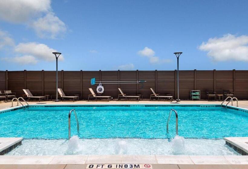 فندق Courtyard By Marriott Charlotte Northlake